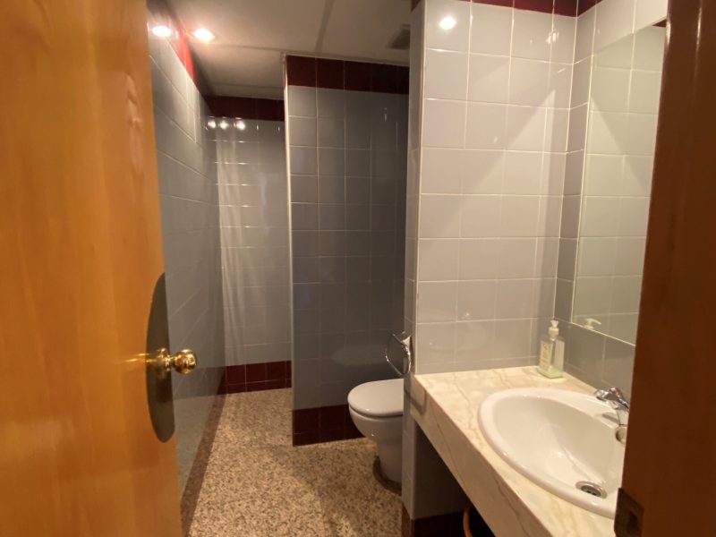 OFICINA COMILLAS BAÑO